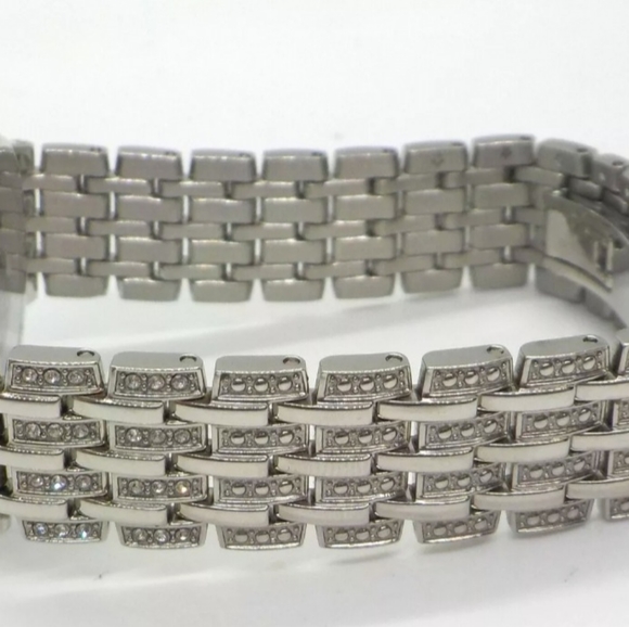 **NEW** Bulova Ladies Crystal Phantom Silver-Tone Stainless Steel Watch - Picture 12 of 13
